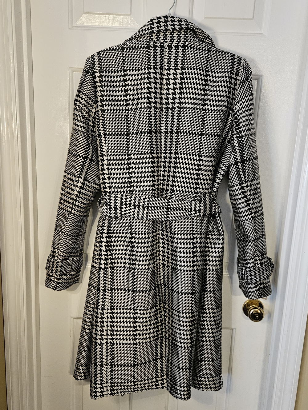 White House Black Market Black and White Houndstooth Trench Coat and Skirt - Picture 2 of 16